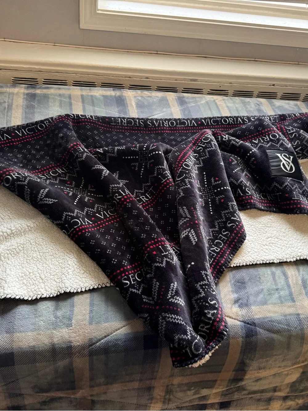 Victoria's Secret Black & Red Fair Isle Plush Throw Blanket